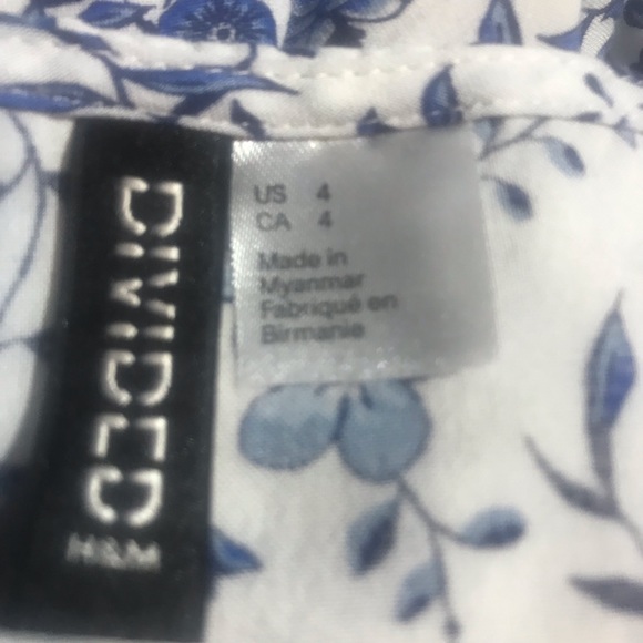 Blue Floral Romper. Size 4 - Picture 13 of 13